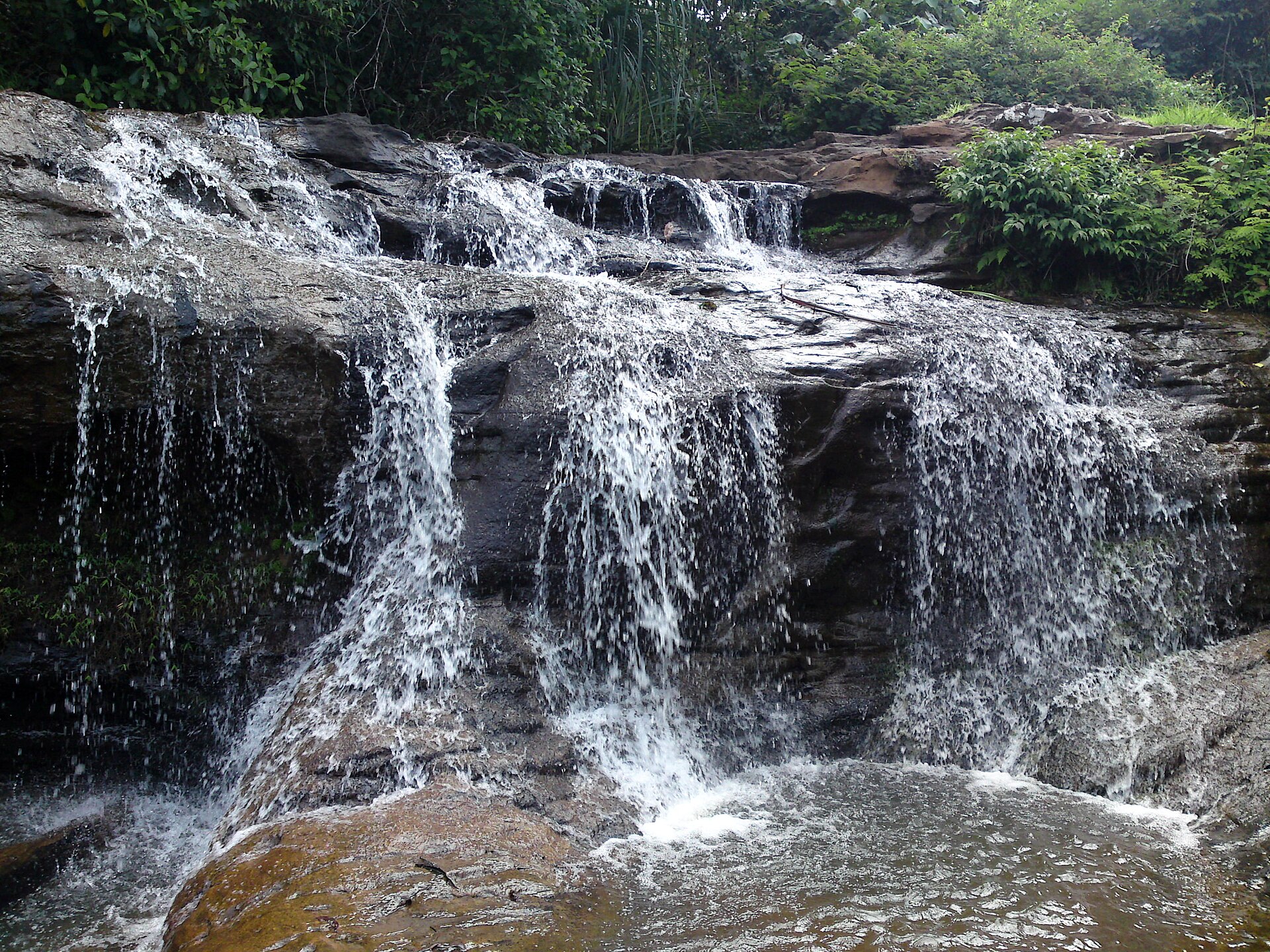 Cascades sur les rochers du Fouta-Djalon